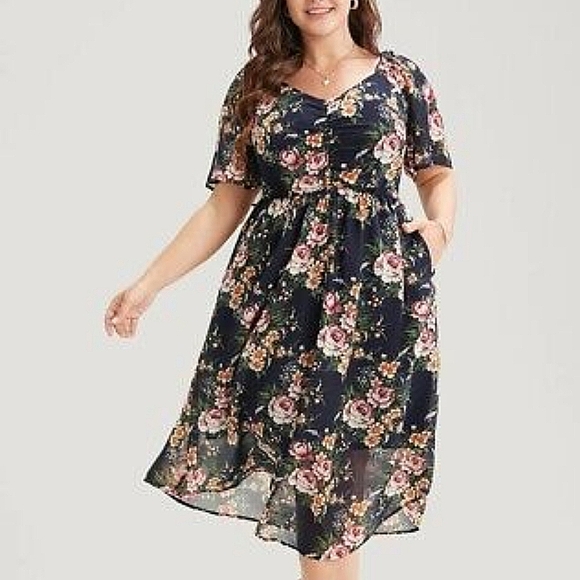 BloomChic Dresses & Skirts - 3/$30 NWT Bloomchic Floral Midi Dress 14/16